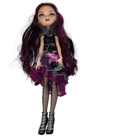 Ever After High Raven Queen Chapter Doll Monster High 2012 Mattel - Picture 1 of 14